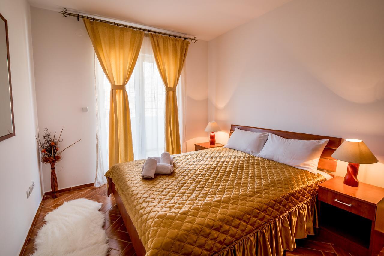 Bianca Apartments Херцег Нови Екстериор снимка