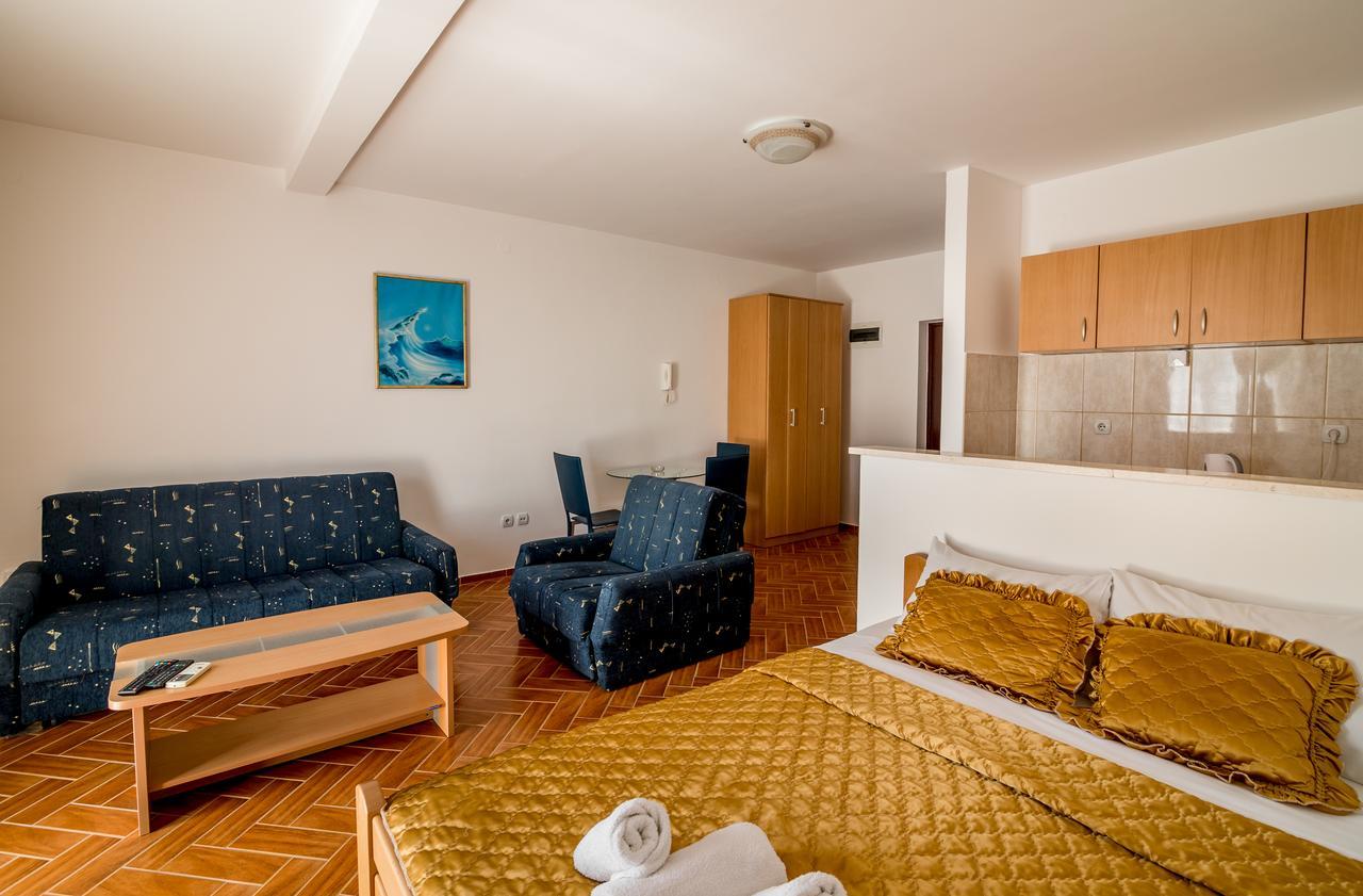 Bianca Apartments Херцег Нови Екстериор снимка