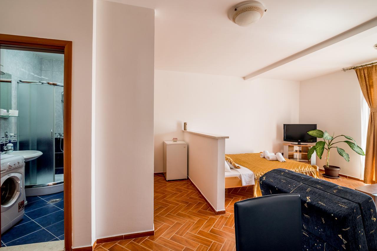 Bianca Apartments Херцег Нови Екстериор снимка