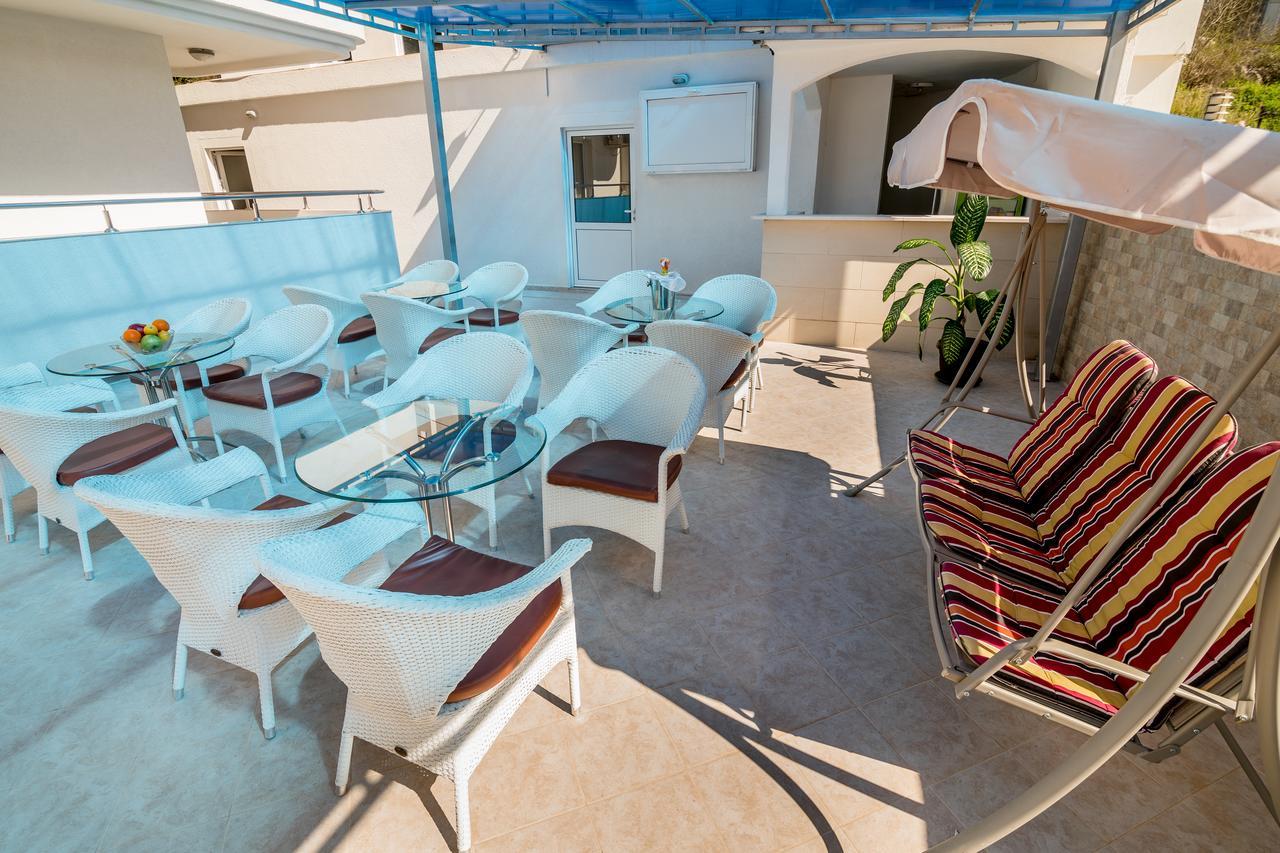 Bianca Apartments Херцег Нови Екстериор снимка