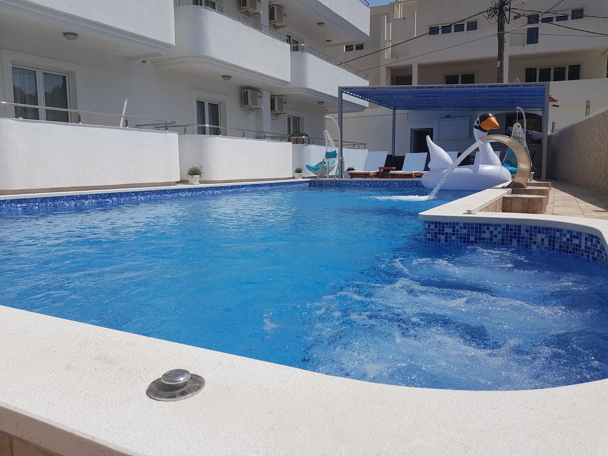 Bianca Apartments Херцег Нови Екстериор снимка